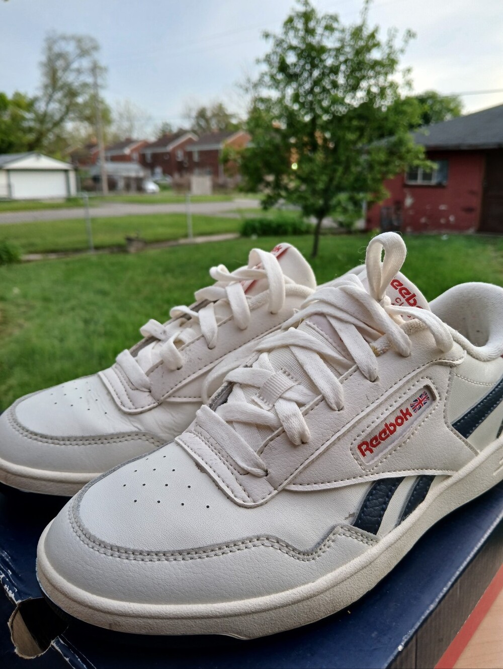 Womens Size 8.5 Reebok Tennis Sneaker